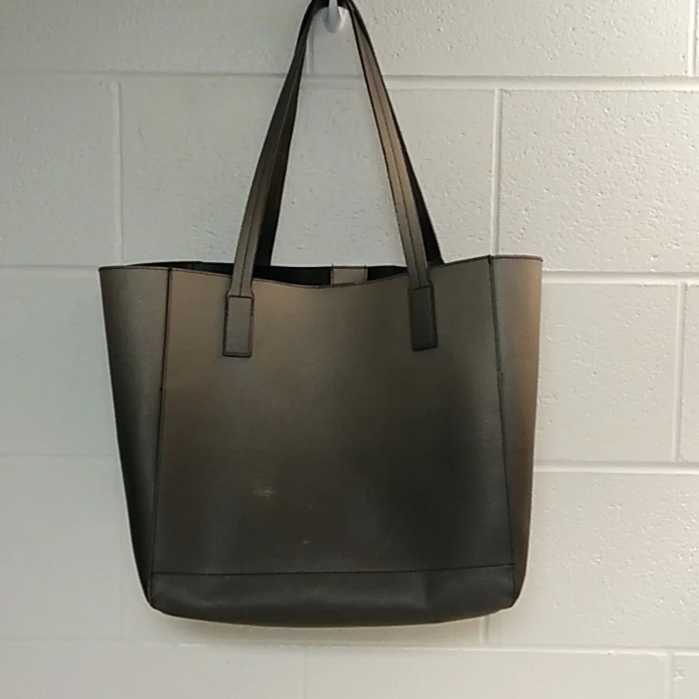 Everyday Black Leather Tote Bag with Shoulder Straps